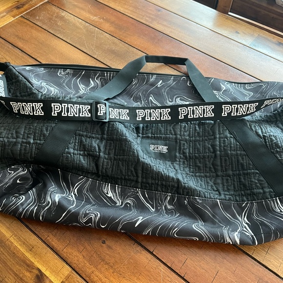 PINK Victoria's Secret Weekender Duffle Bag Extra Large Like New - Picture 6 of 8